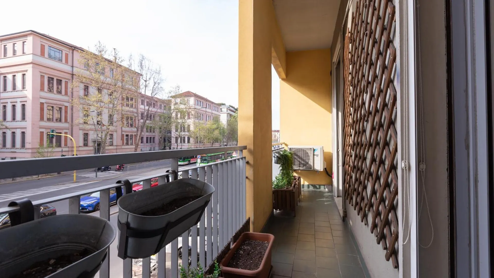 Apartment Porta Volta Bright And Roomy Flat Milan