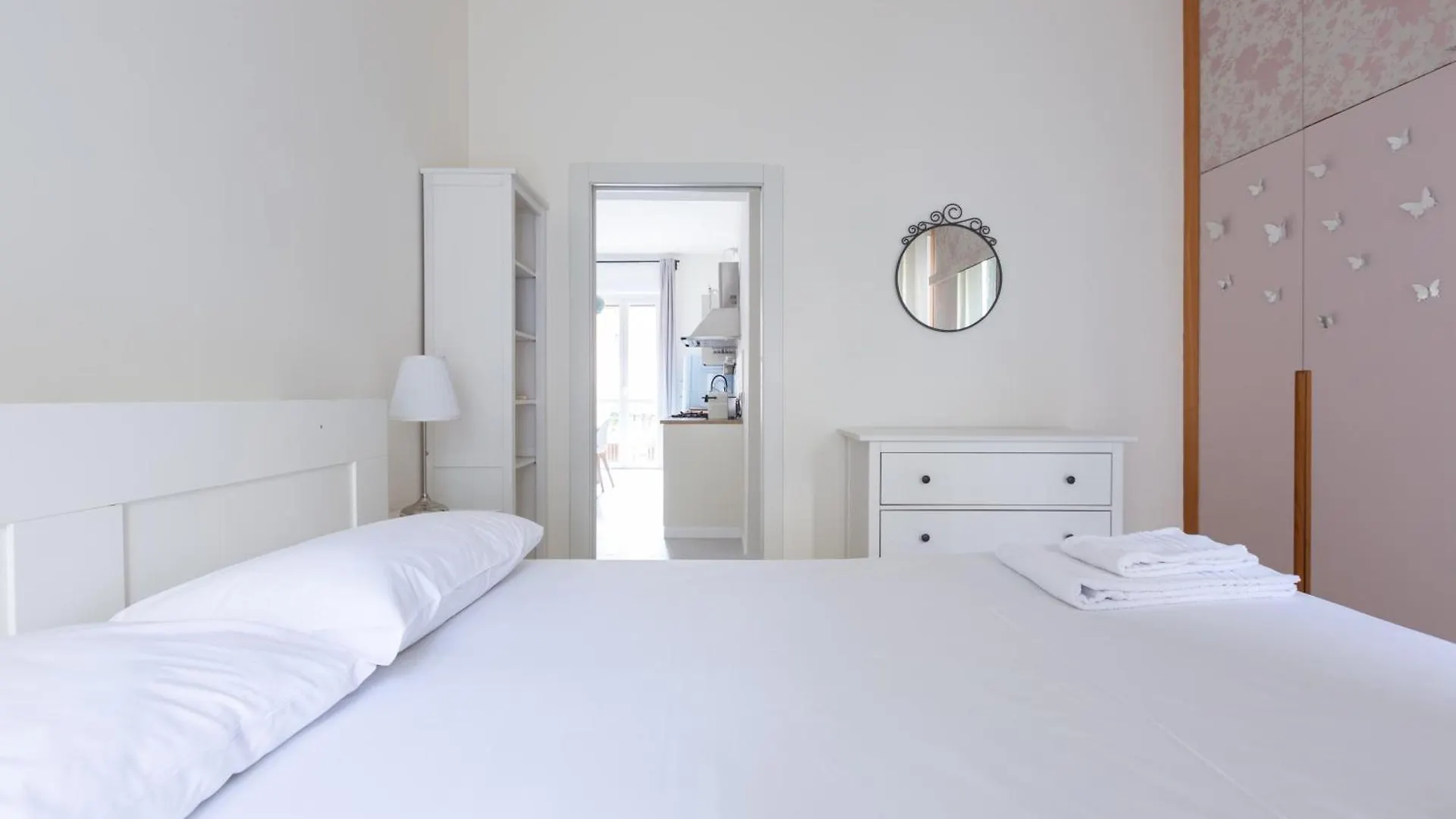 Porta Volta Bright And Roomy Flat Milan Italy