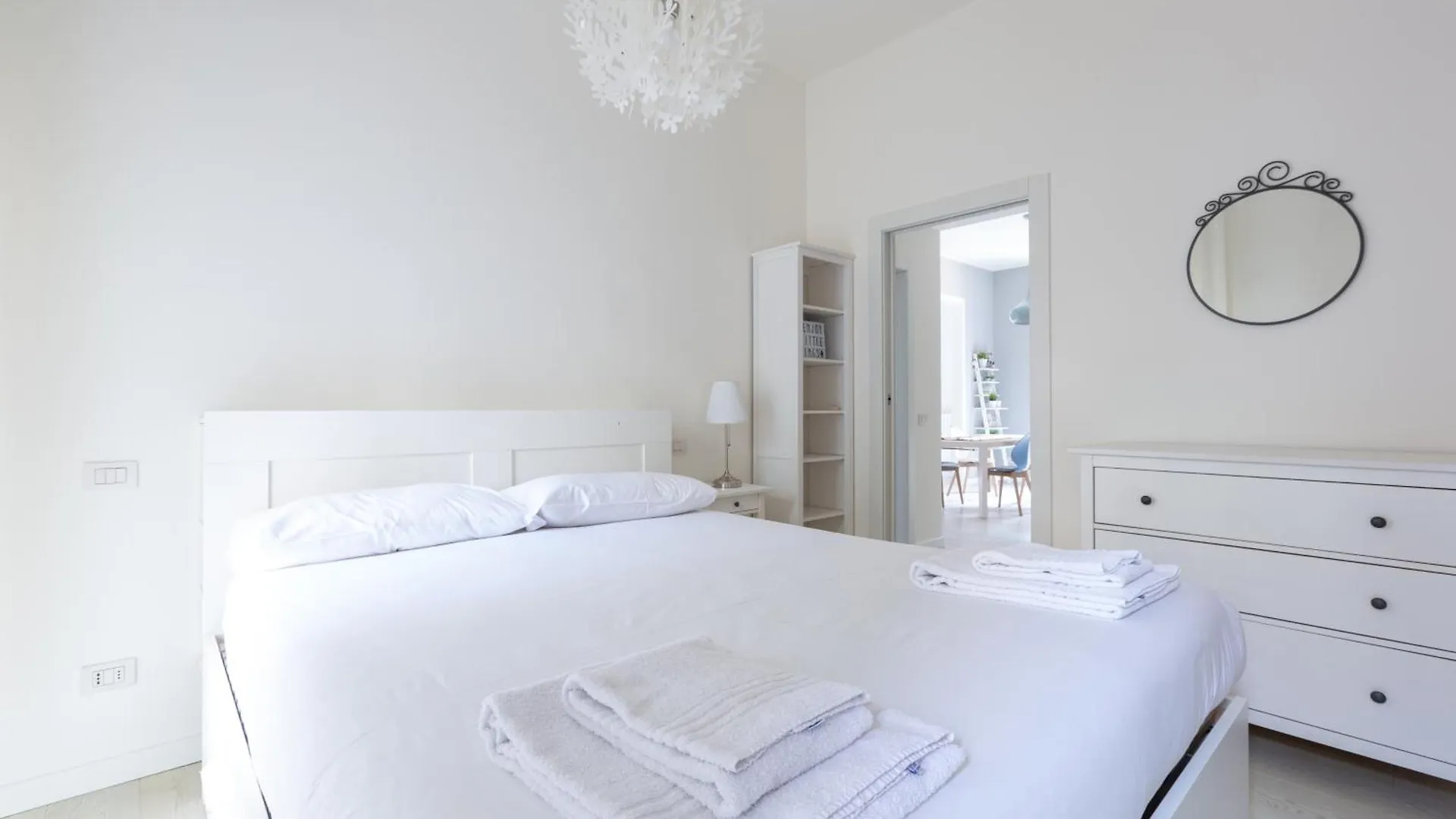 Porta Volta Bright And Roomy Flat Milan