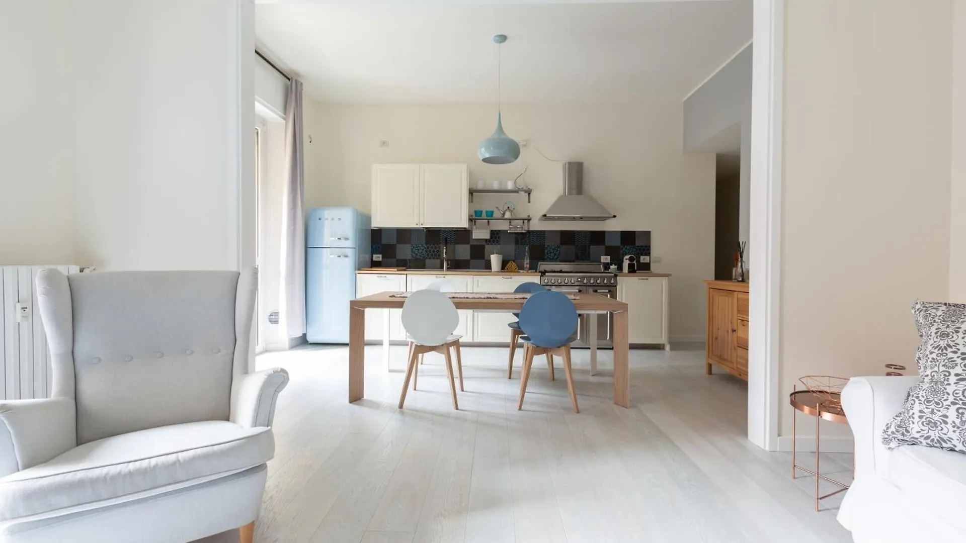 Porta Volta Bright And Roomy Flat Milan
